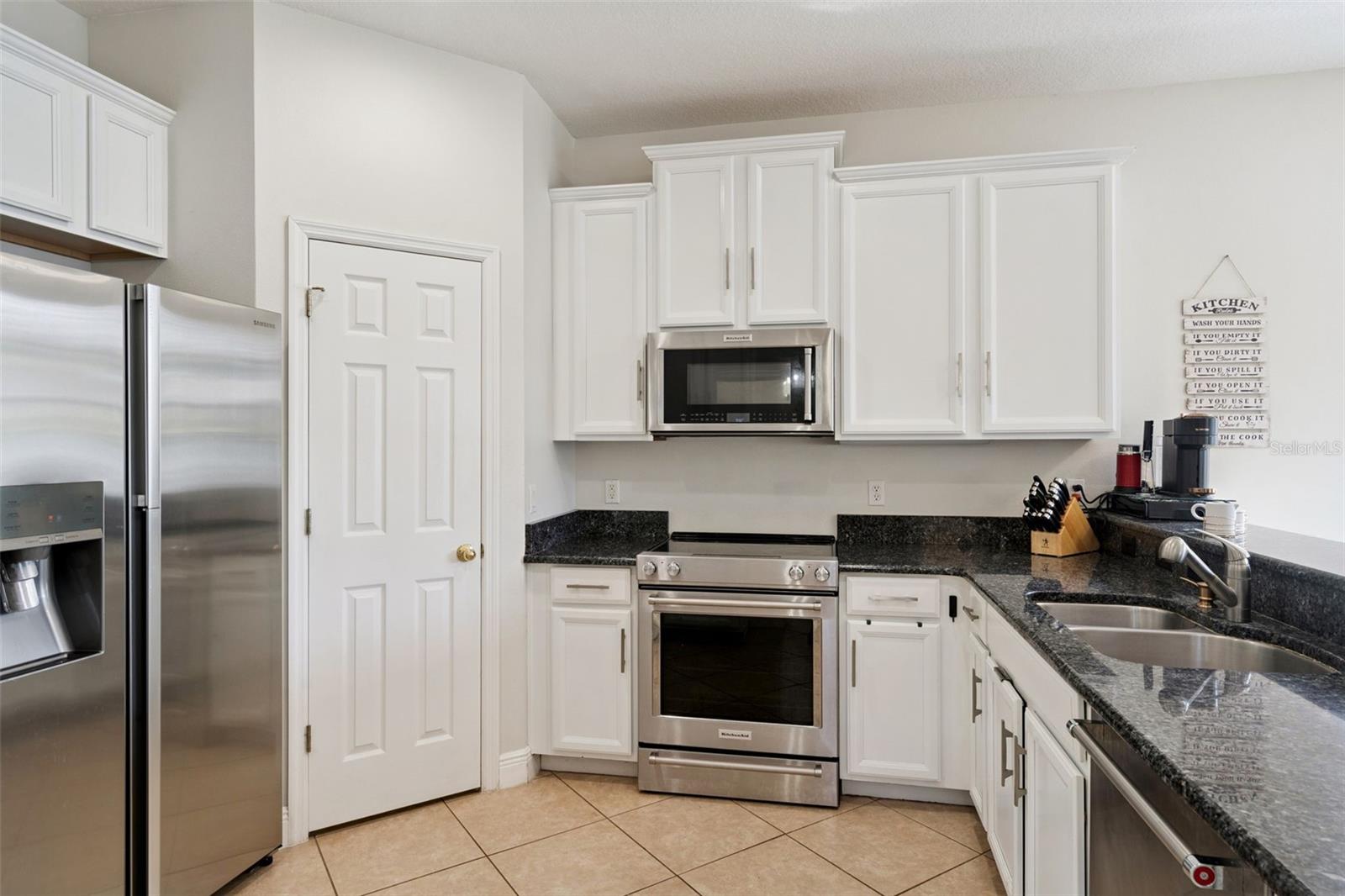 9310 Mustard Leaf Dr Property Photo 9