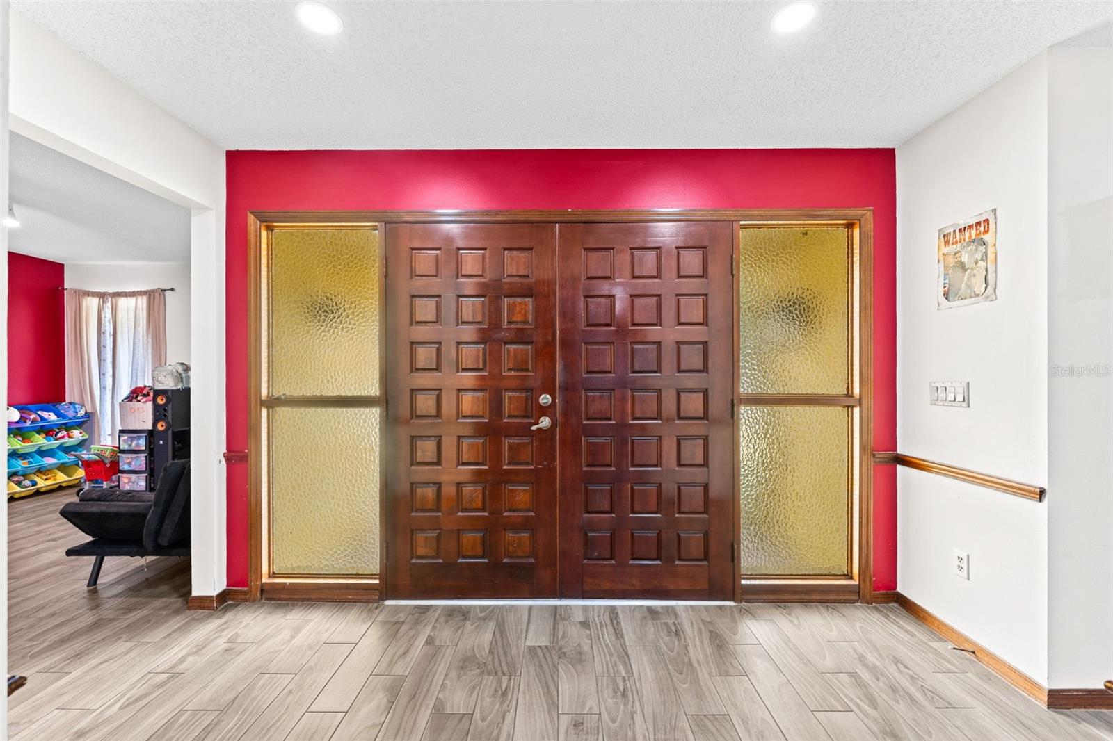 O6402766 Property Photo 2