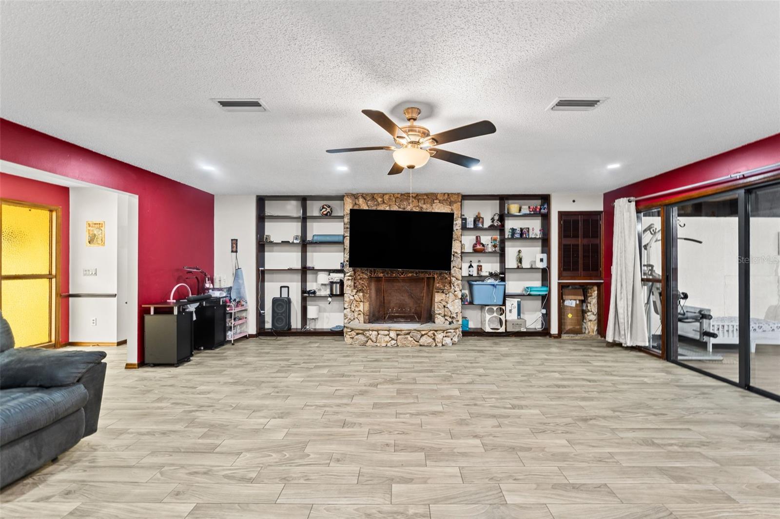 O6402766 Property Photo 4