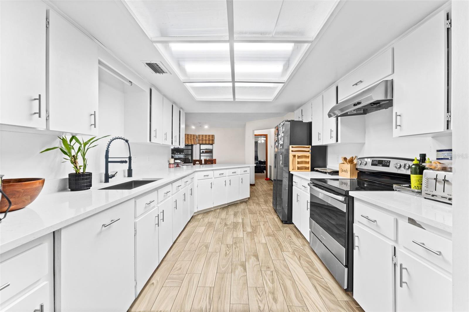 O6402766 Property Photo 8