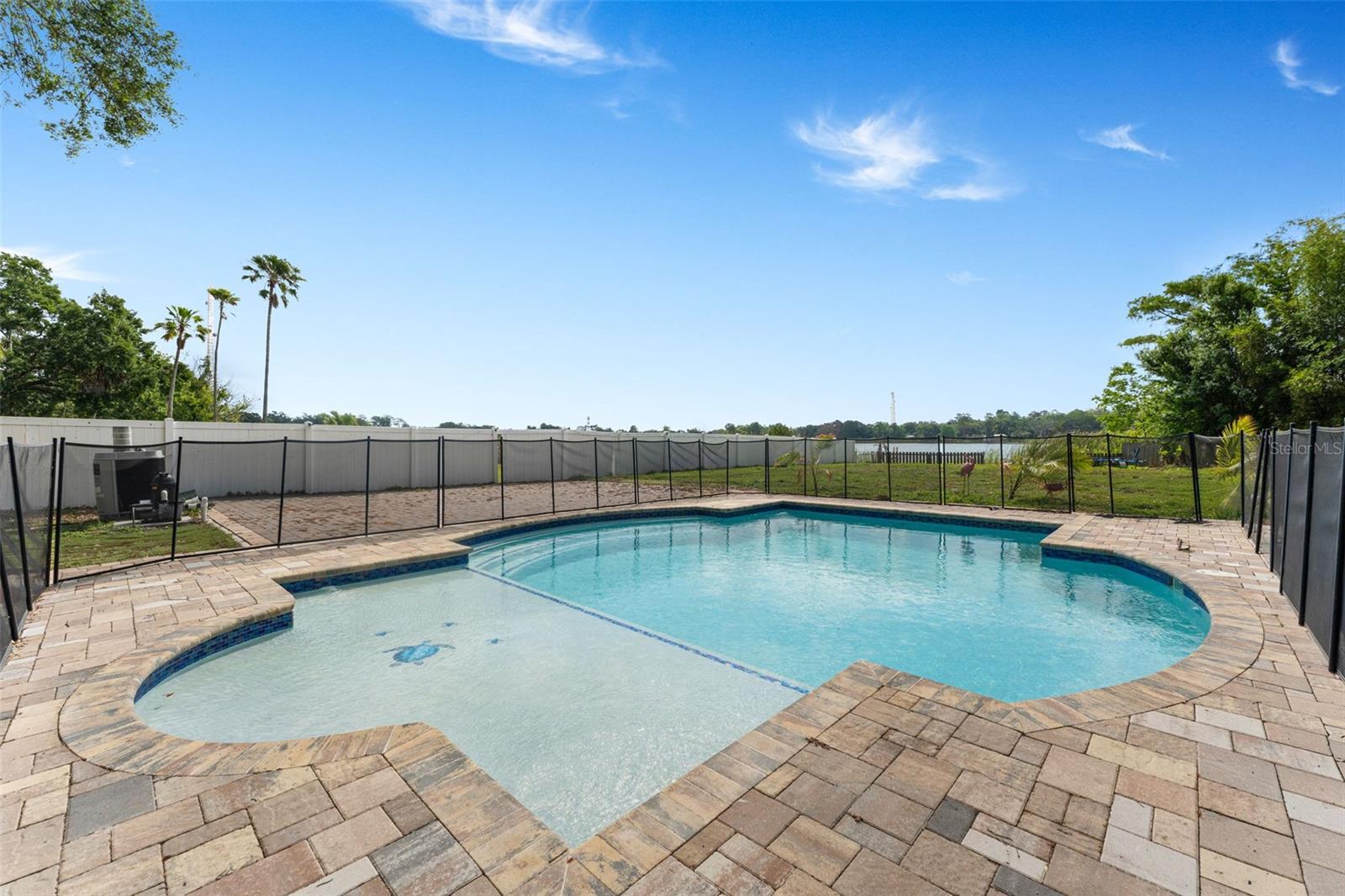 O6402766 Property Photo 18