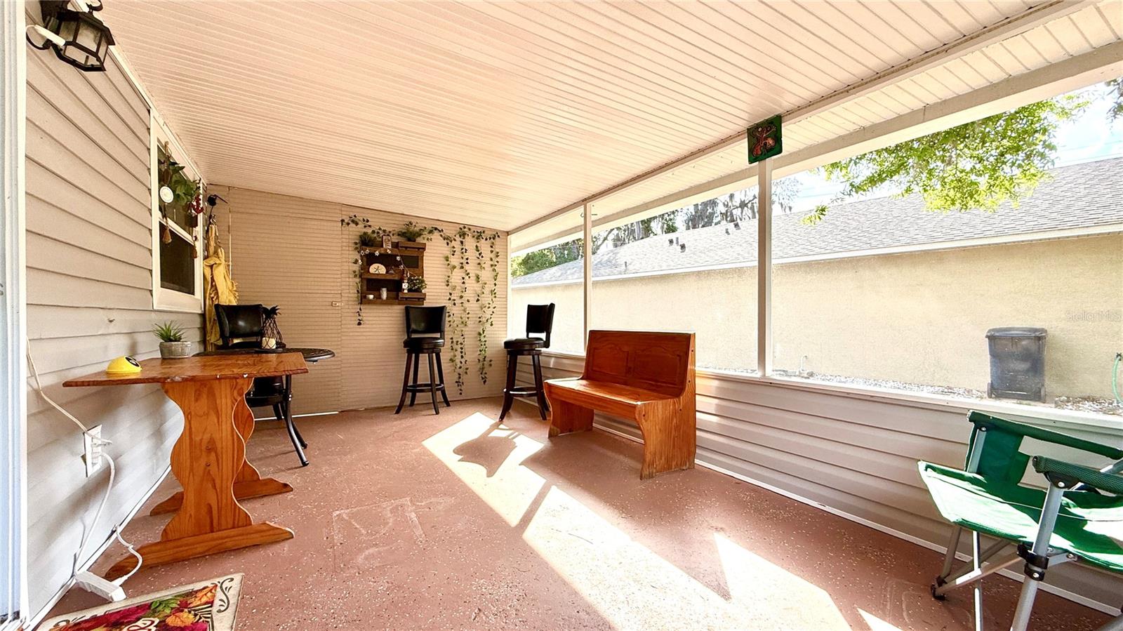 111 Ne Palencia Rd Property Photo 5