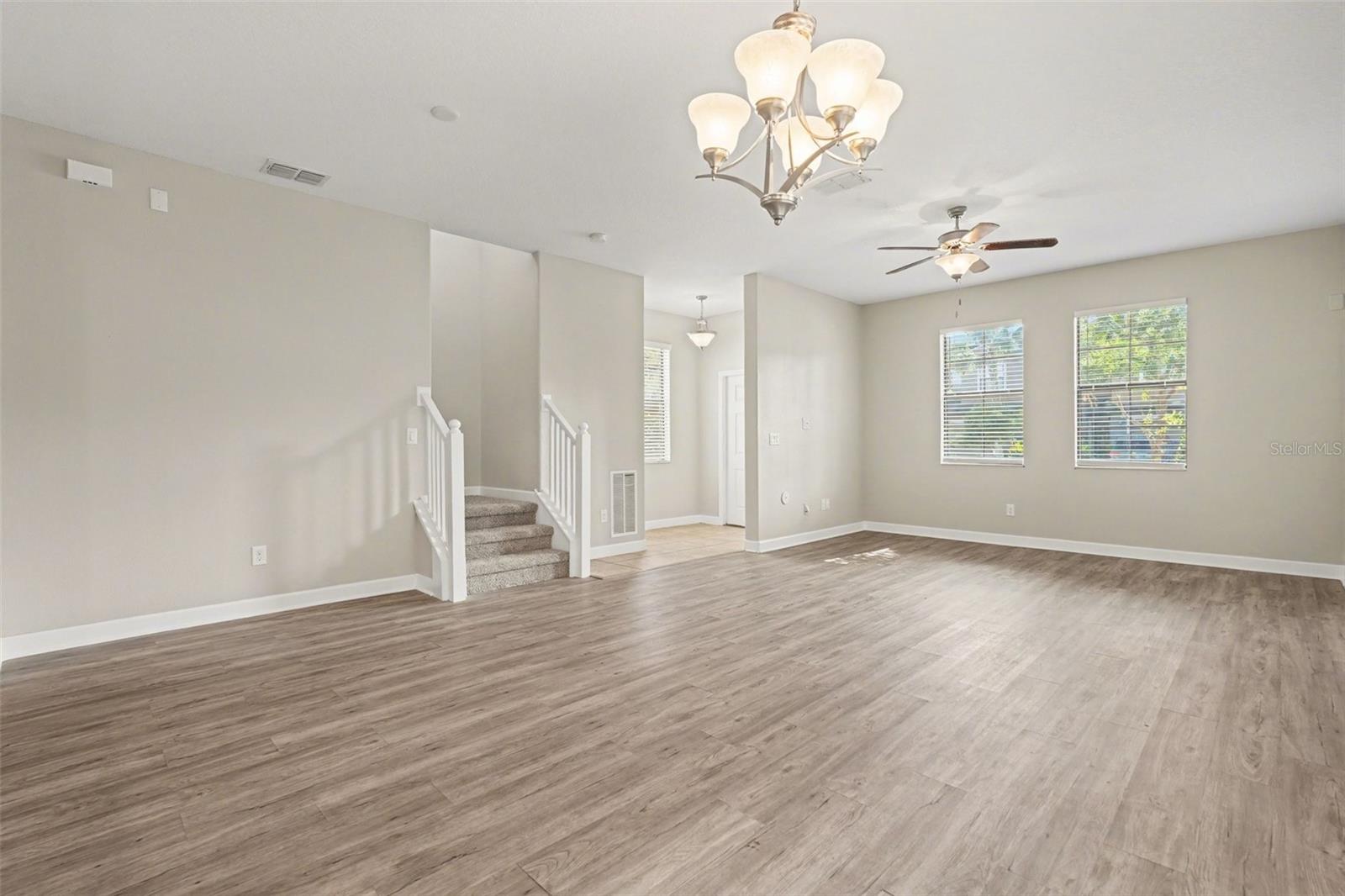 28522 E Pleasant Bay Loop Property Photo 4