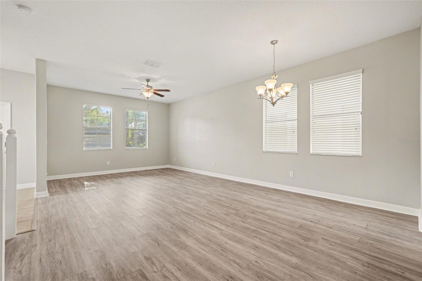 28522 E Pleasant Bay Loop Property Photo 5