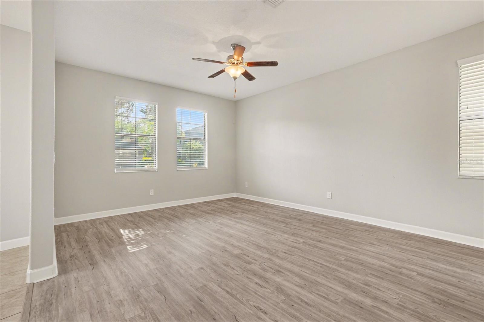 28522 E Pleasant Bay Loop Property Photo 6