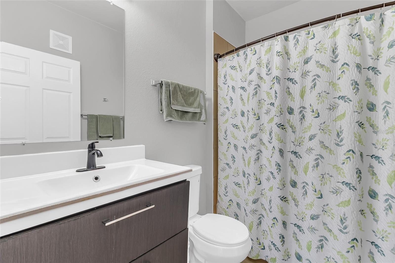1995 Erving Cir #208 Property Photo 18