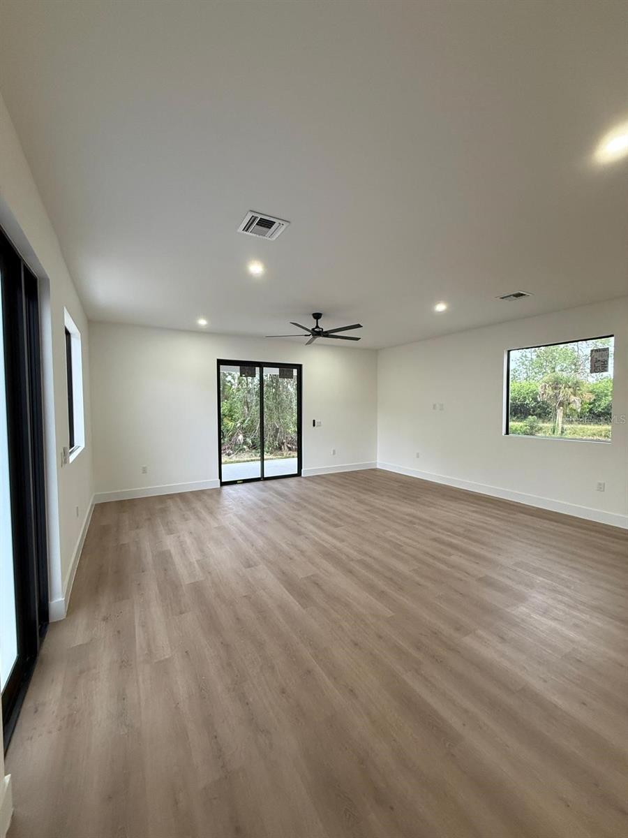 1034 Alcalde St E Property Photo 9