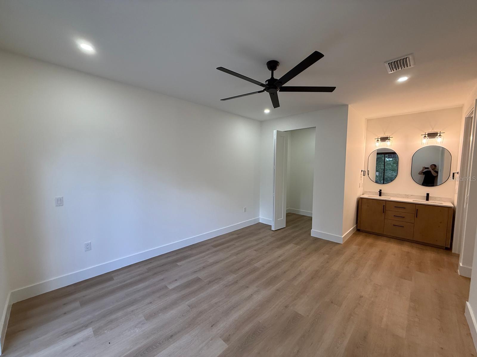 1034 Alcalde St E Property Photo 14