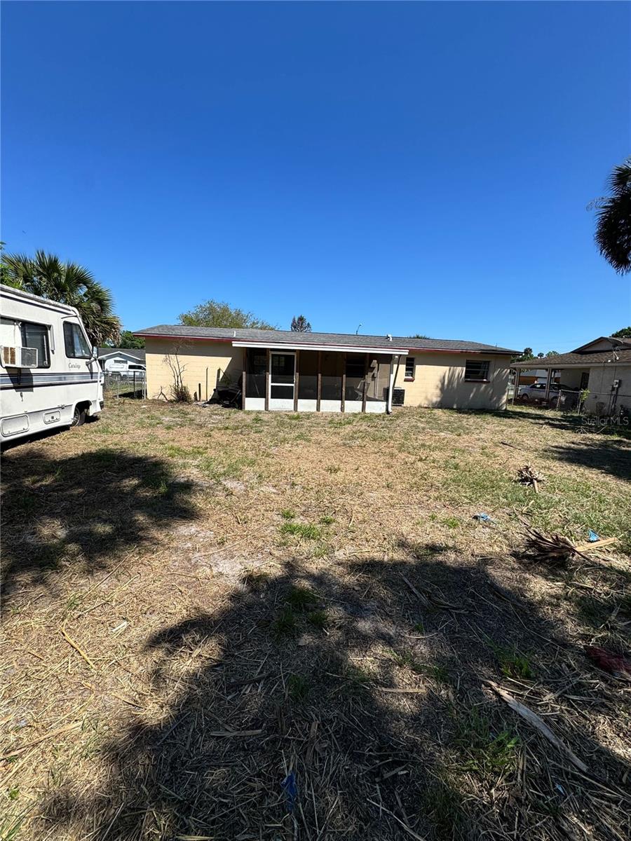 305 Cherry Laurel Ave Property Photo 5