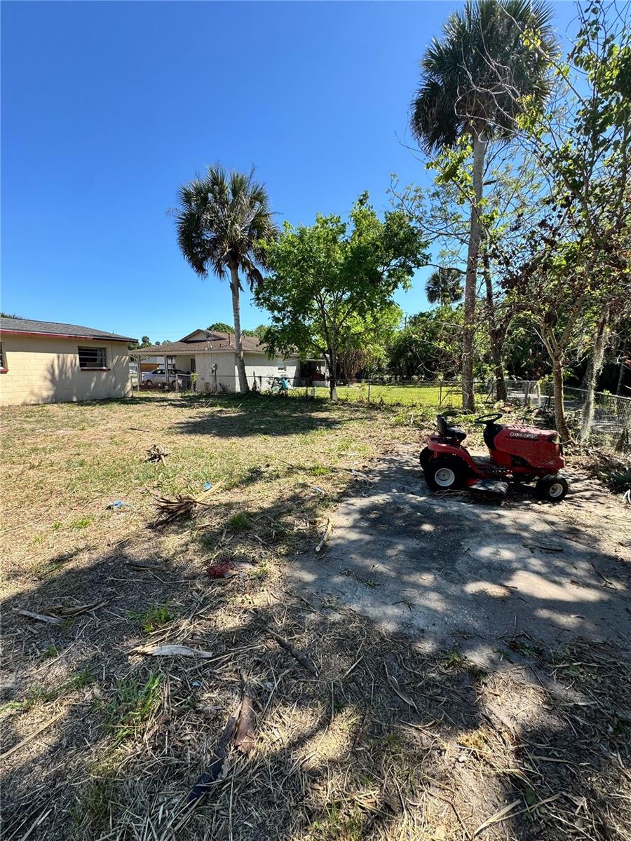 305 Cherry Laurel Ave Property Photo 13