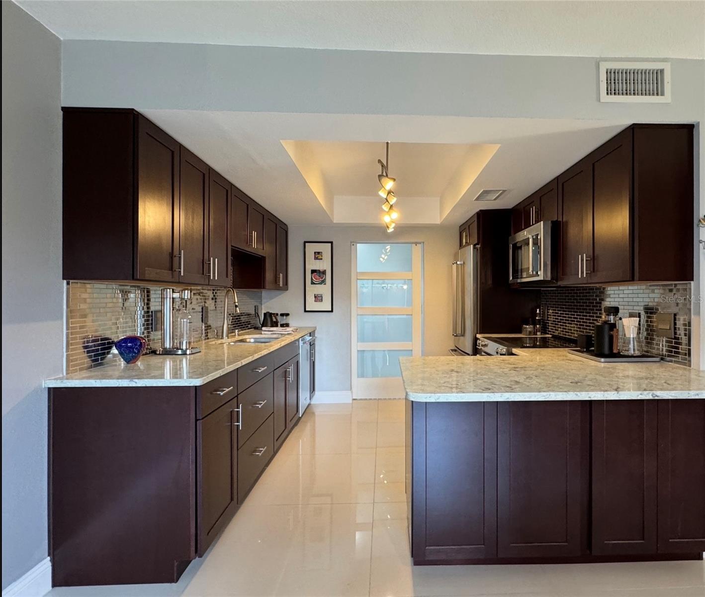 108 Madrid Dr #d Property Photo 5