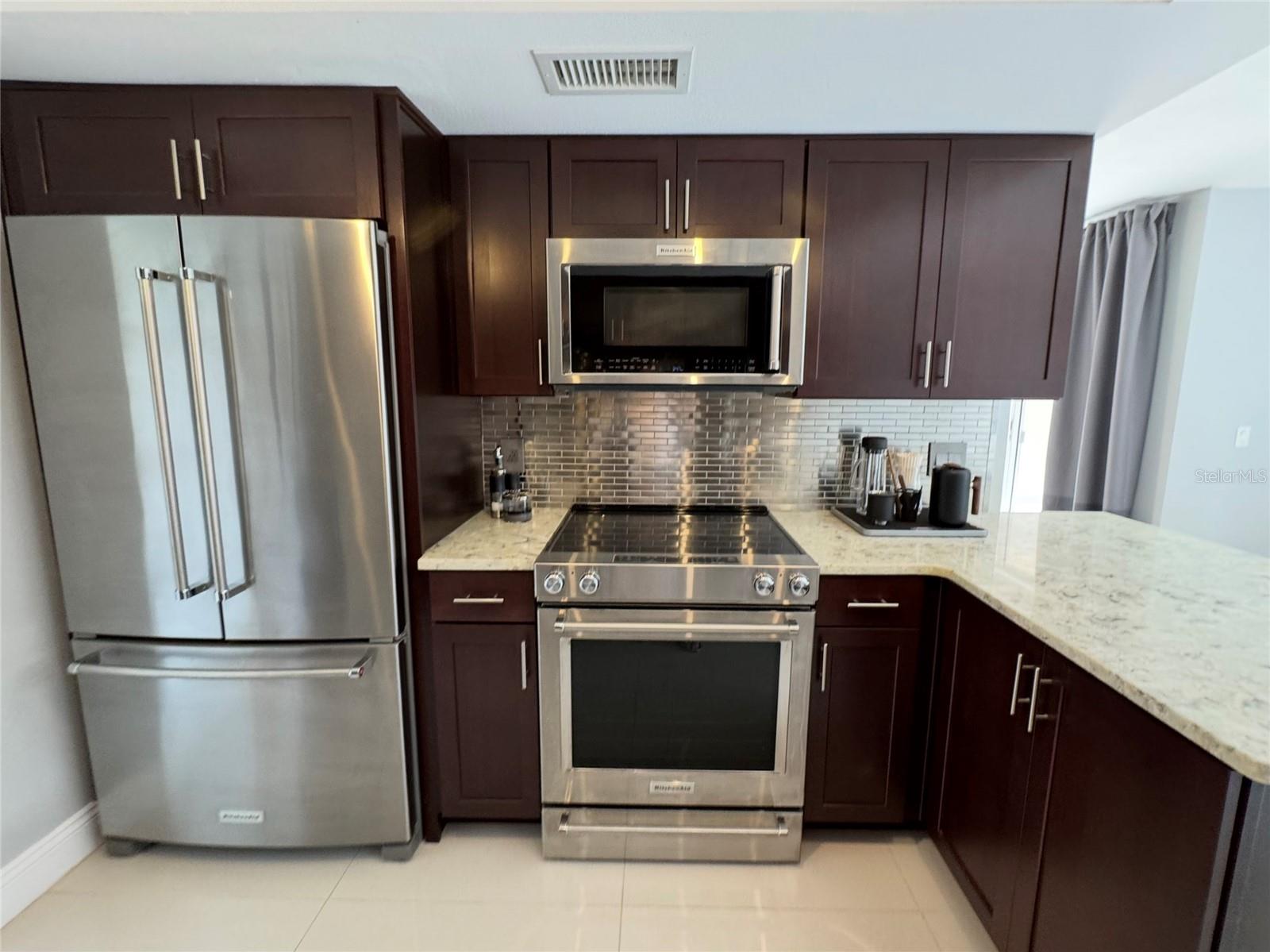 108 Madrid Dr #d Property Photo 7