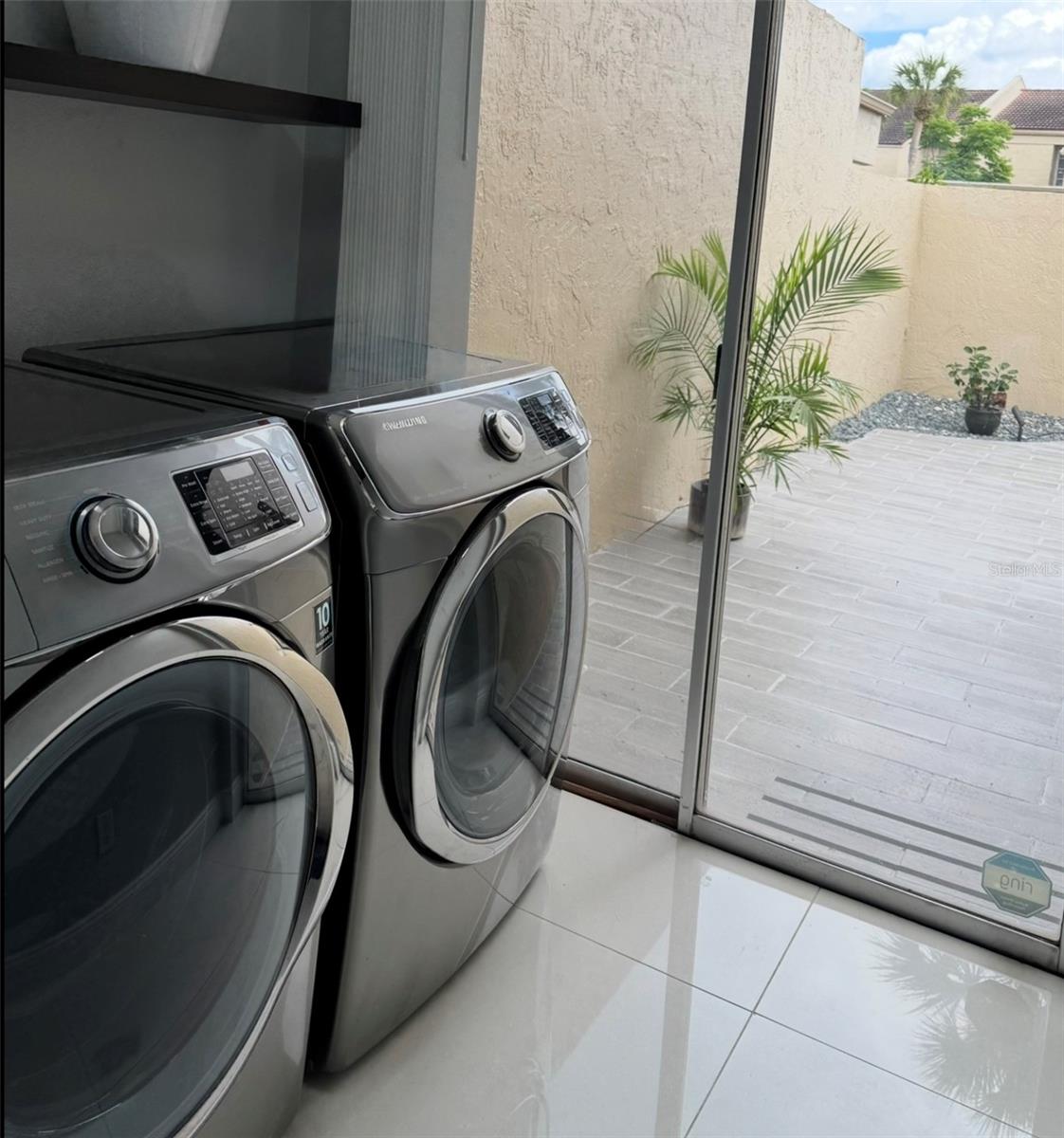 108 Madrid Dr #d Property Photo 10
