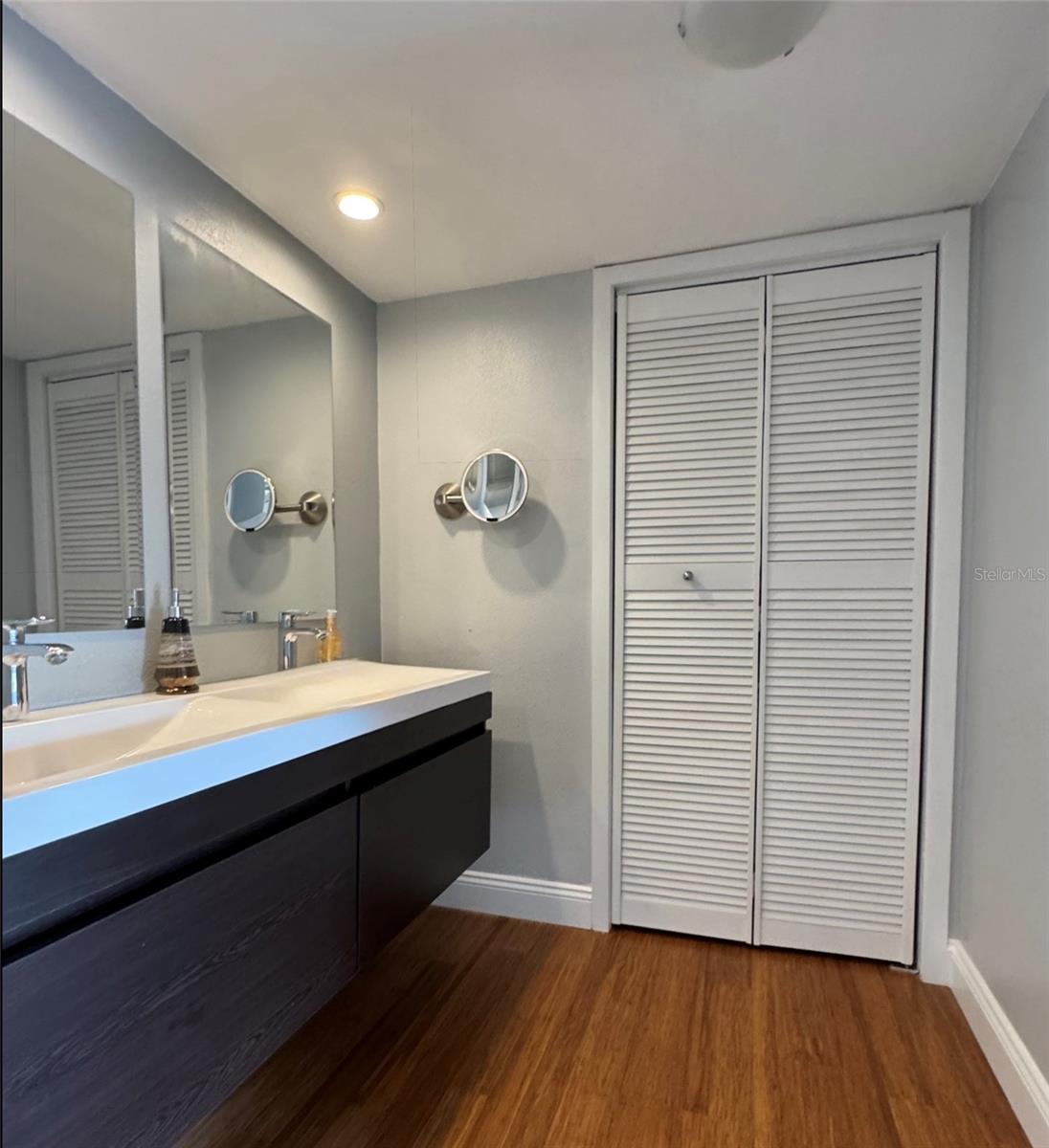 108 Madrid Dr #d Property Photo 20