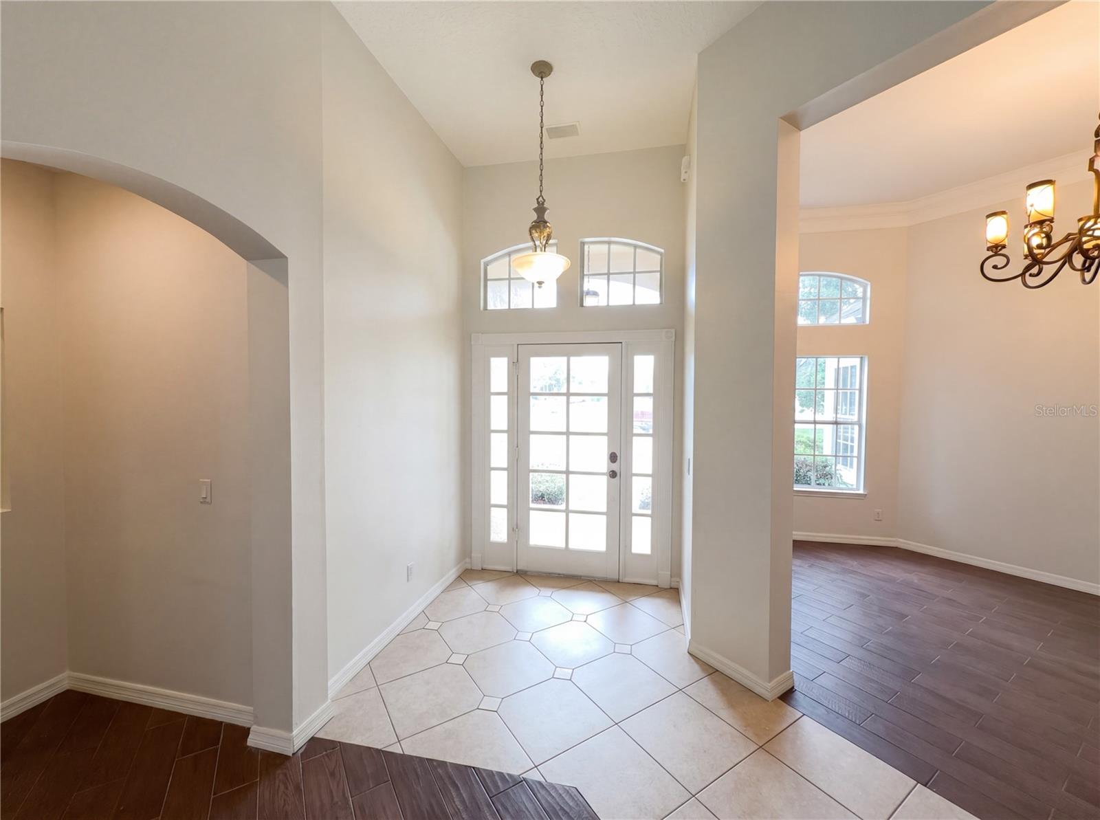680 Macglenross Dr Property Photo 3