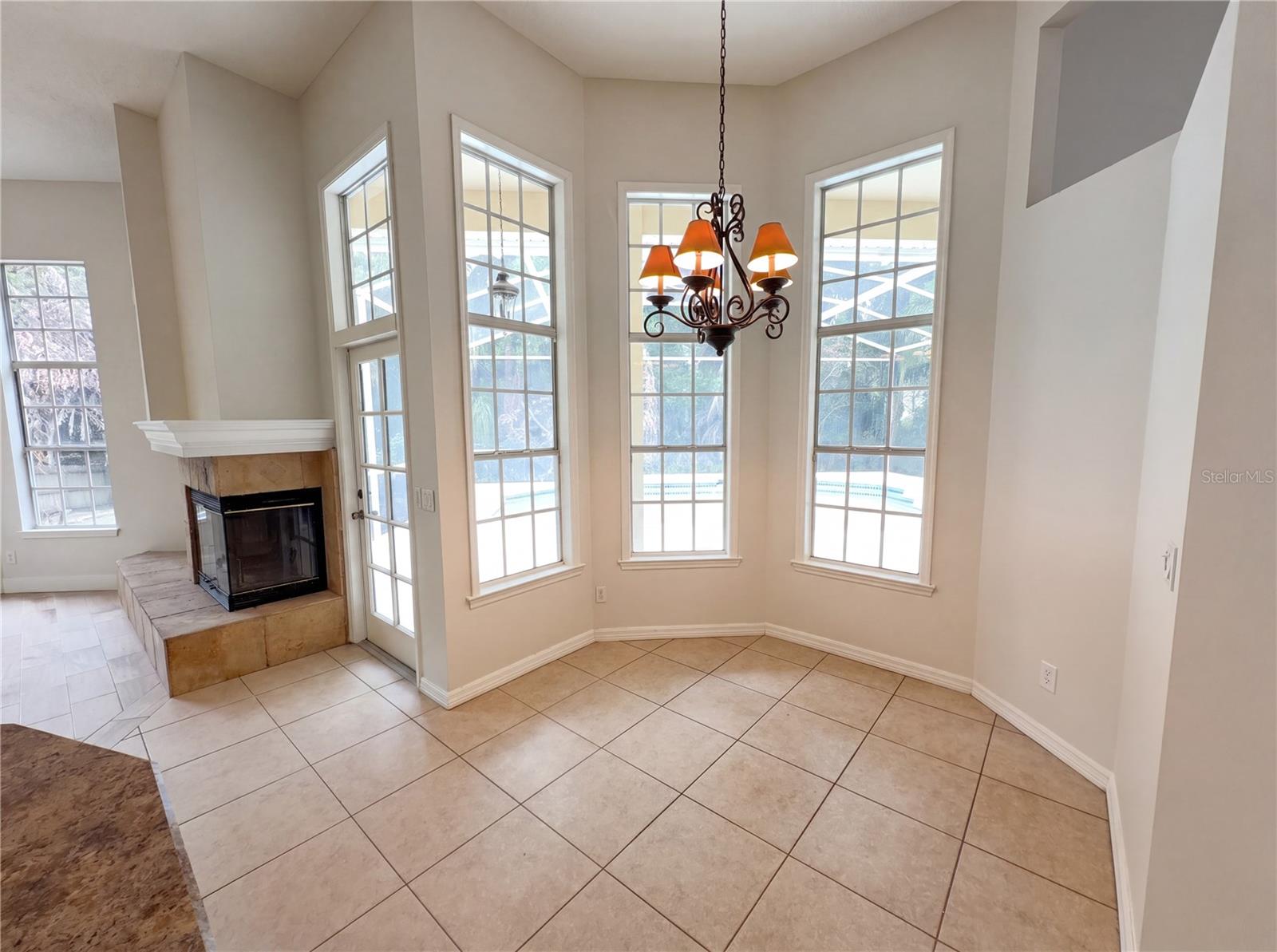 680 Macglenross Dr Property Photo 4