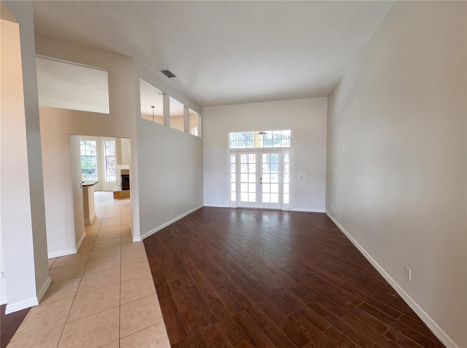 680 Macglenross Dr Property Photo 7
