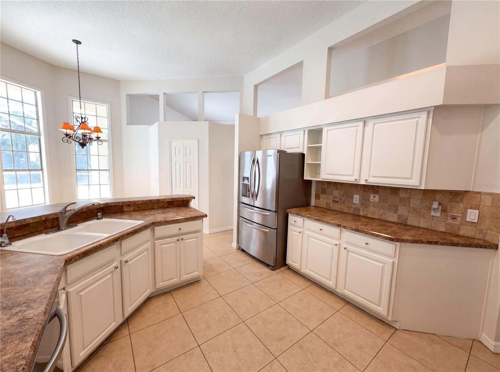 680 Macglenross Dr Property Photo 8