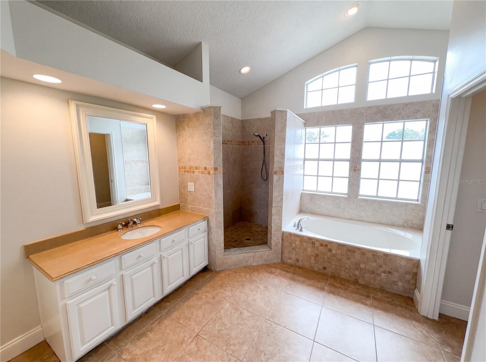 680 Macglenross Dr Property Photo 17