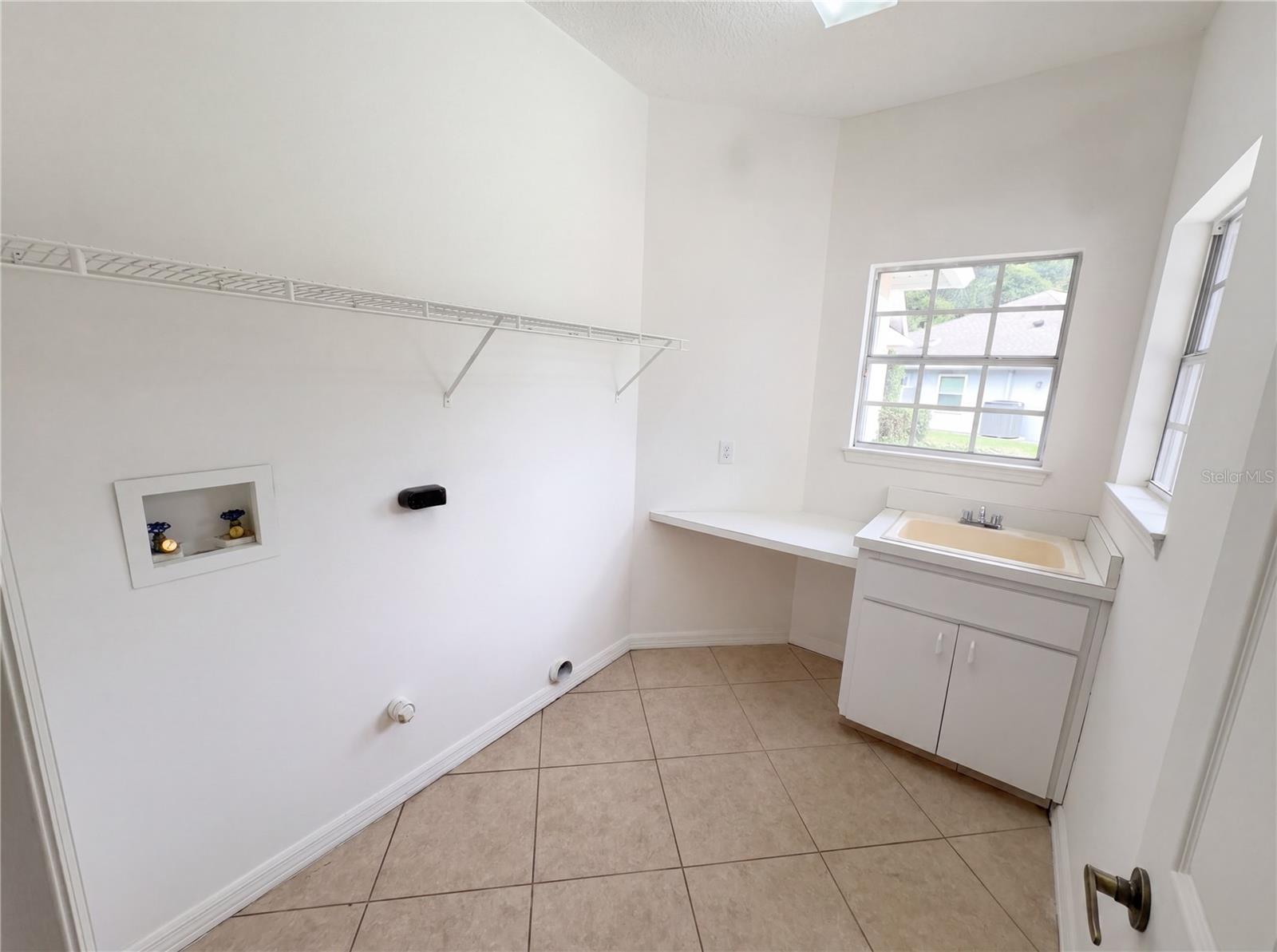 680 Macglenross Dr Property Photo 18