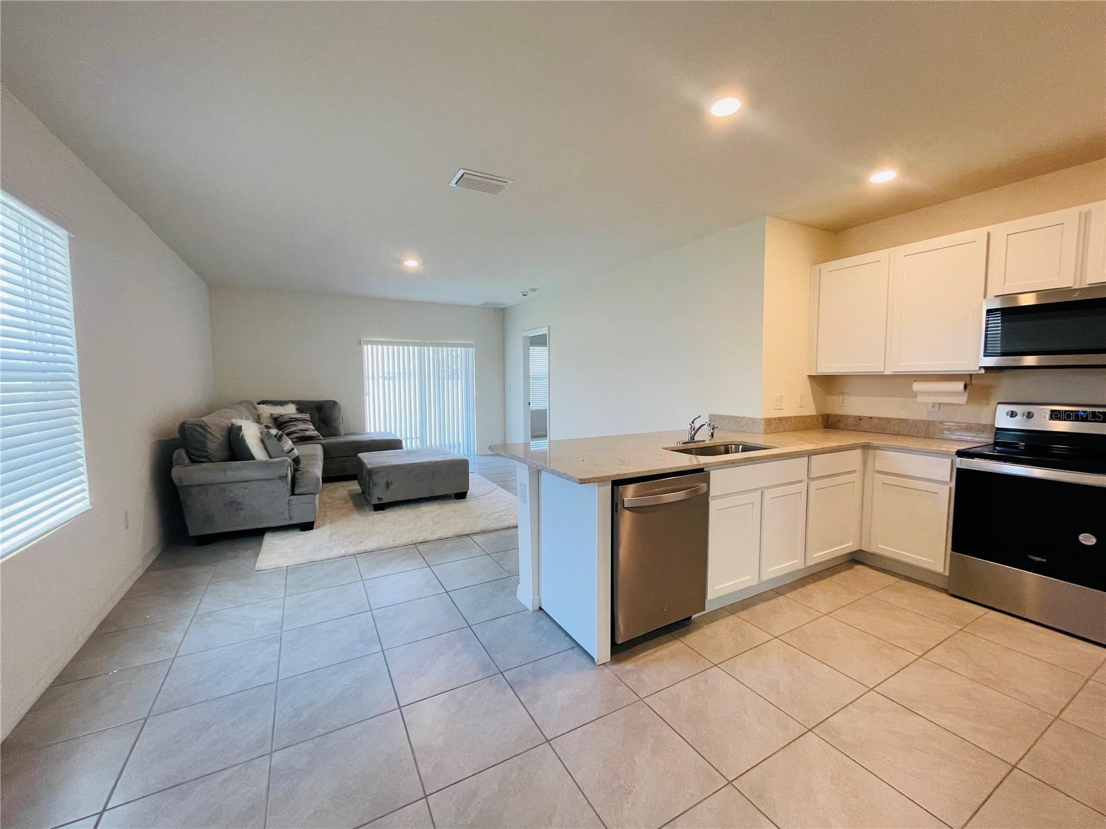 17043 Oval Rum Dr Property Photo 3