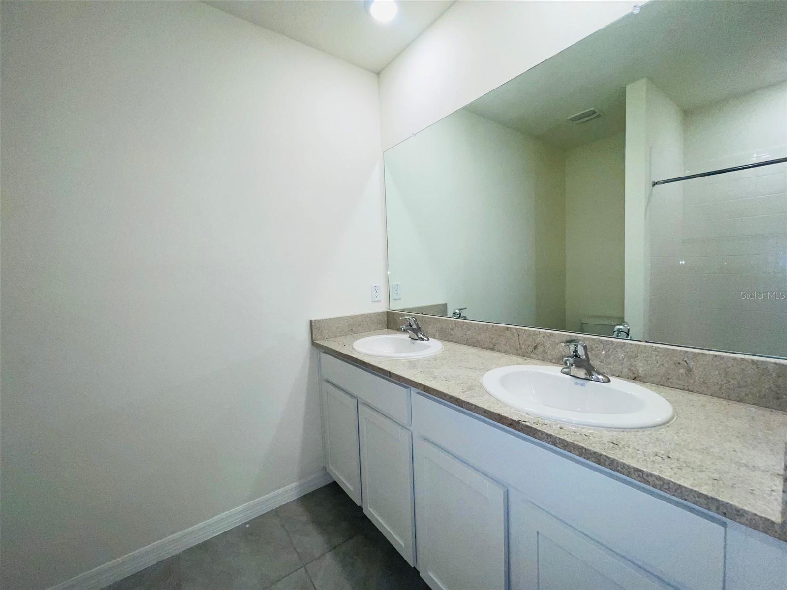 17043 Oval Rum Dr Property Photo 7
