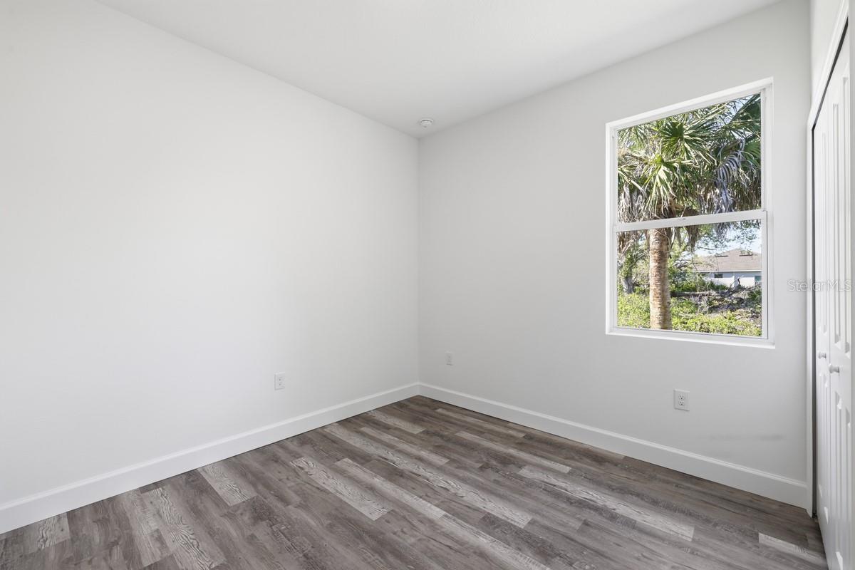 10087 Amicola St Property Photo 5