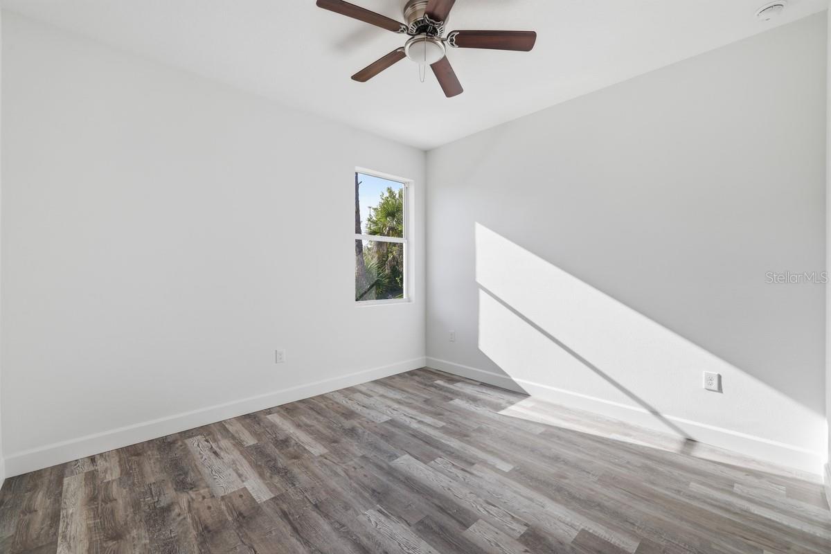 10087 Amicola St Property Photo 7
