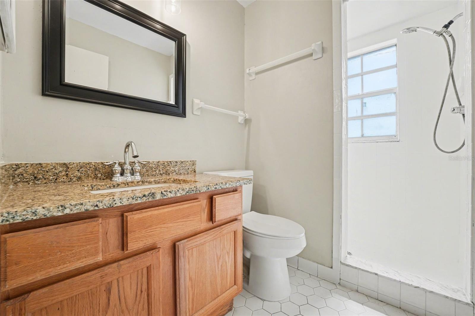 1234 Fairfax N Property Photo 5
