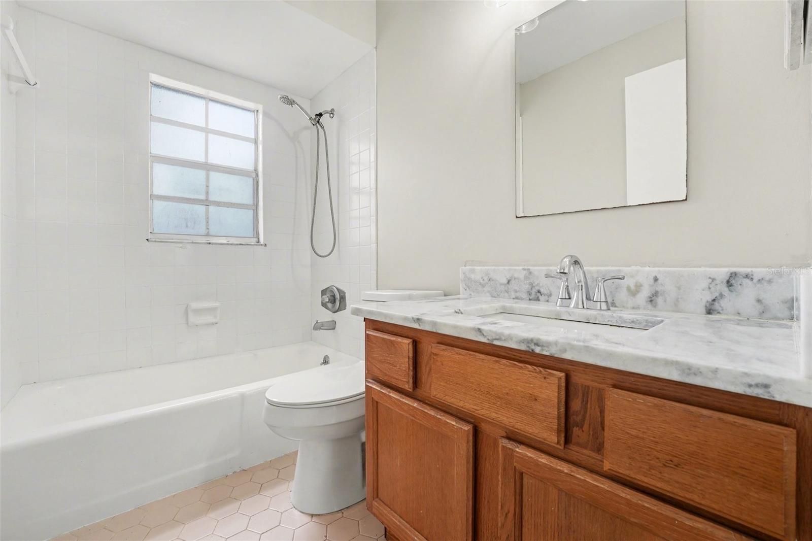 1234 Fairfax N Property Photo 6