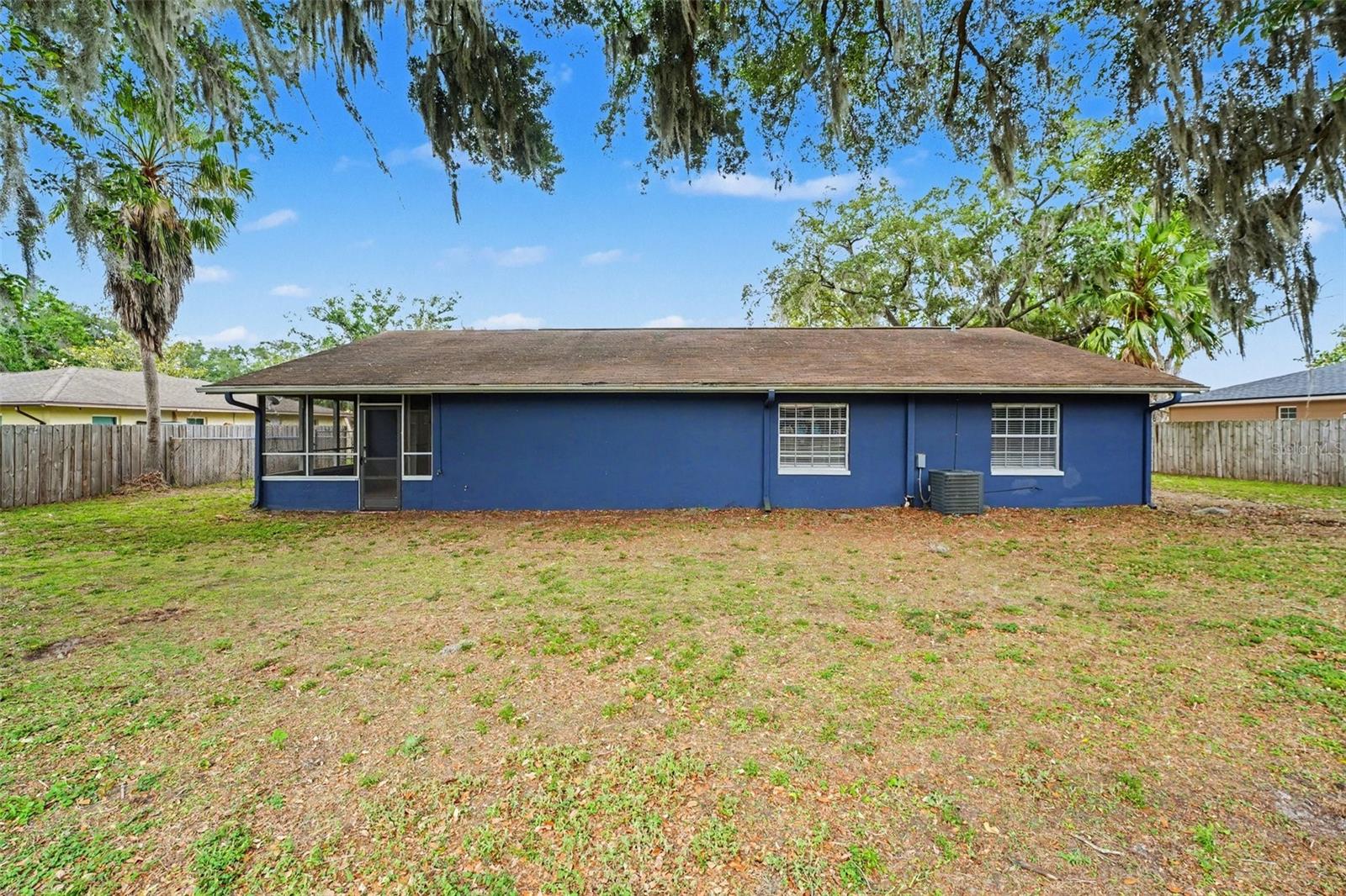 1234 Fairfax N Property Photo 7