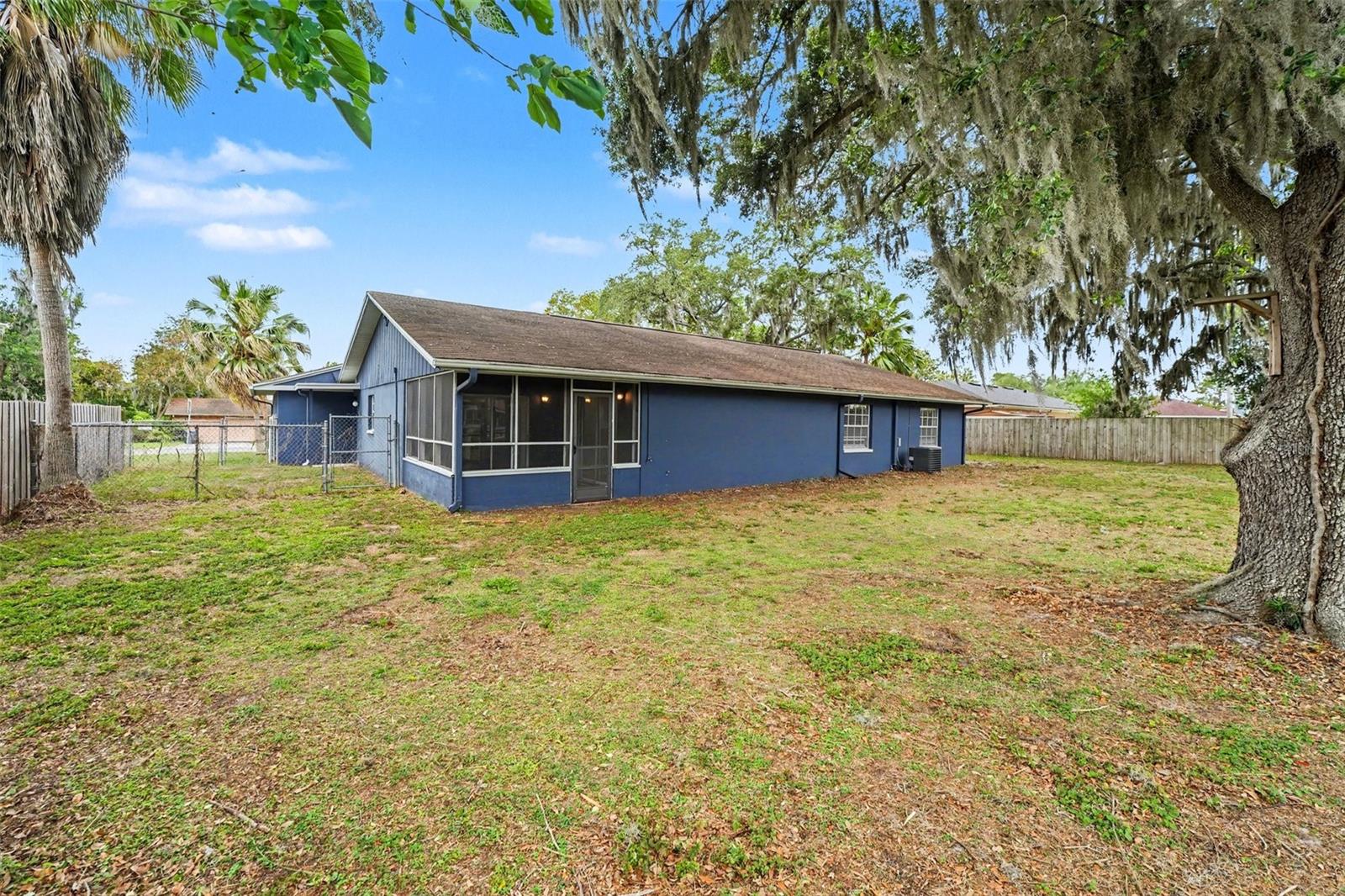 1234 Fairfax N Property Photo 8