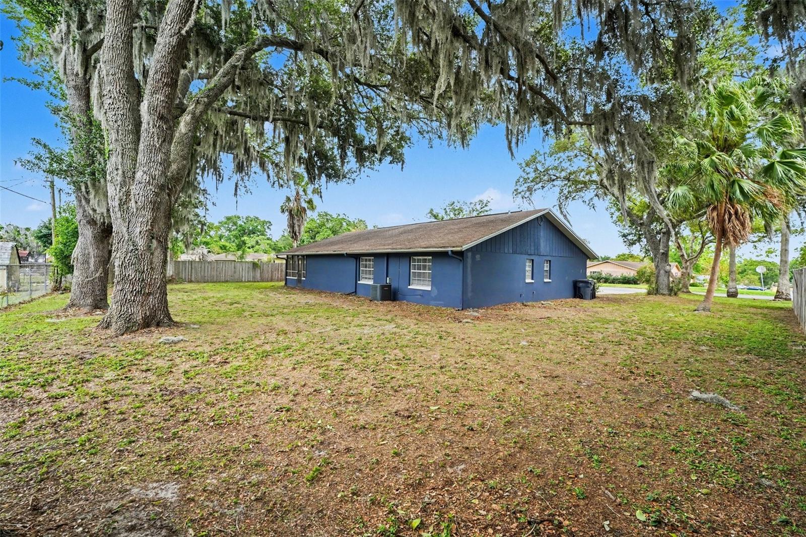 1234 Fairfax N Property Photo 9