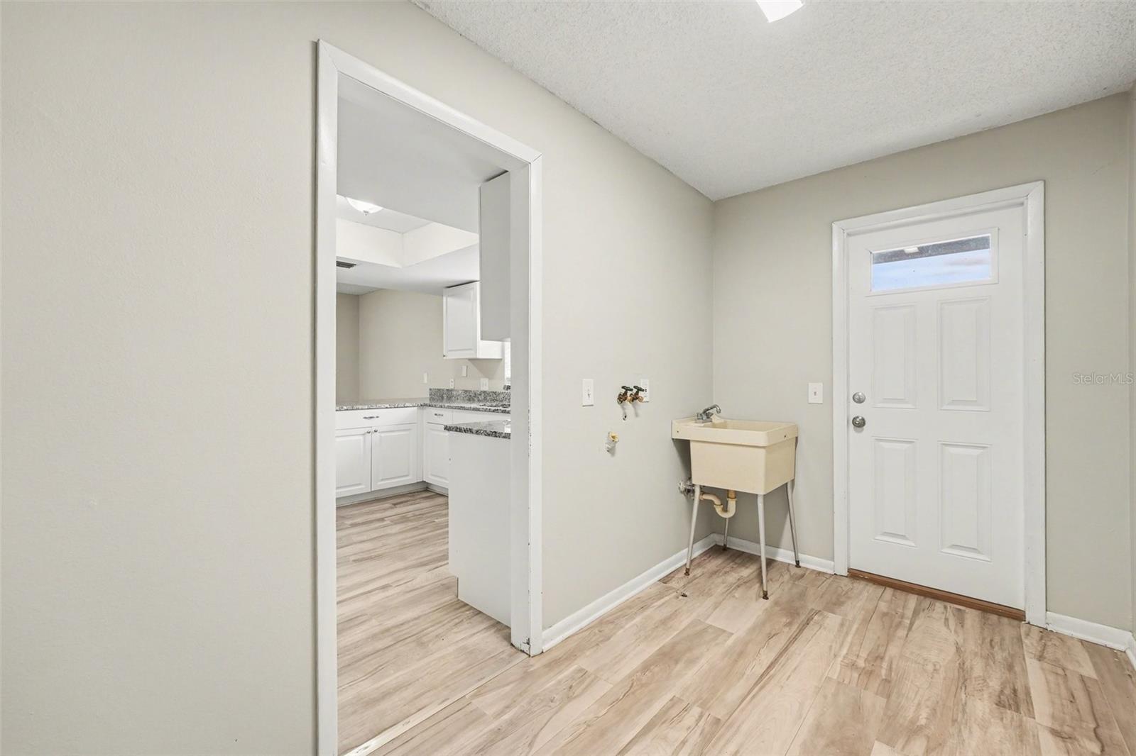 1234 Fairfax N Property Photo 10
