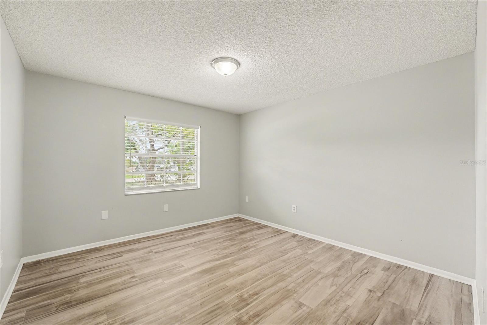 1234 Fairfax N Property Photo 18
