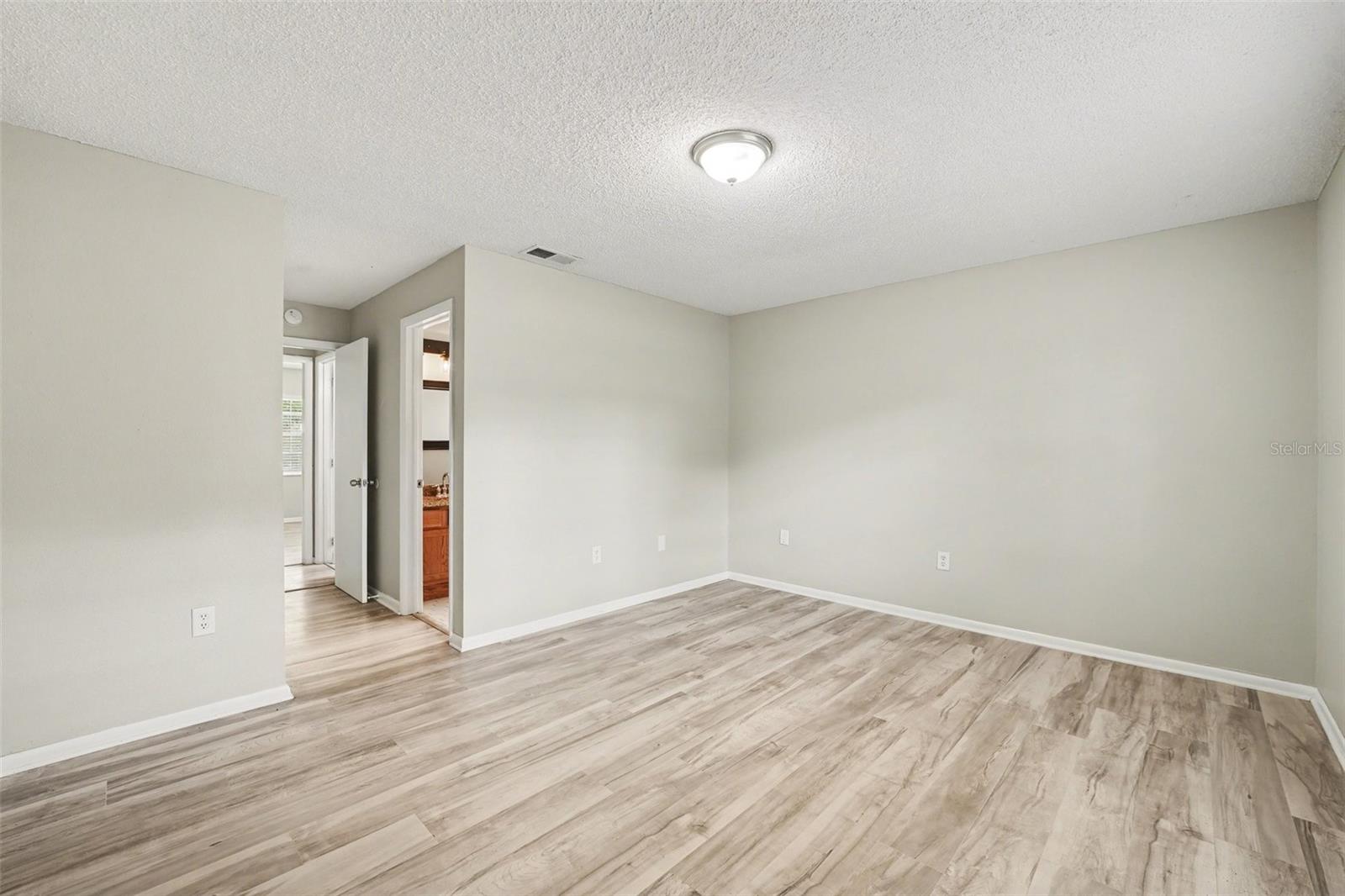 1234 Fairfax N Property Photo 19