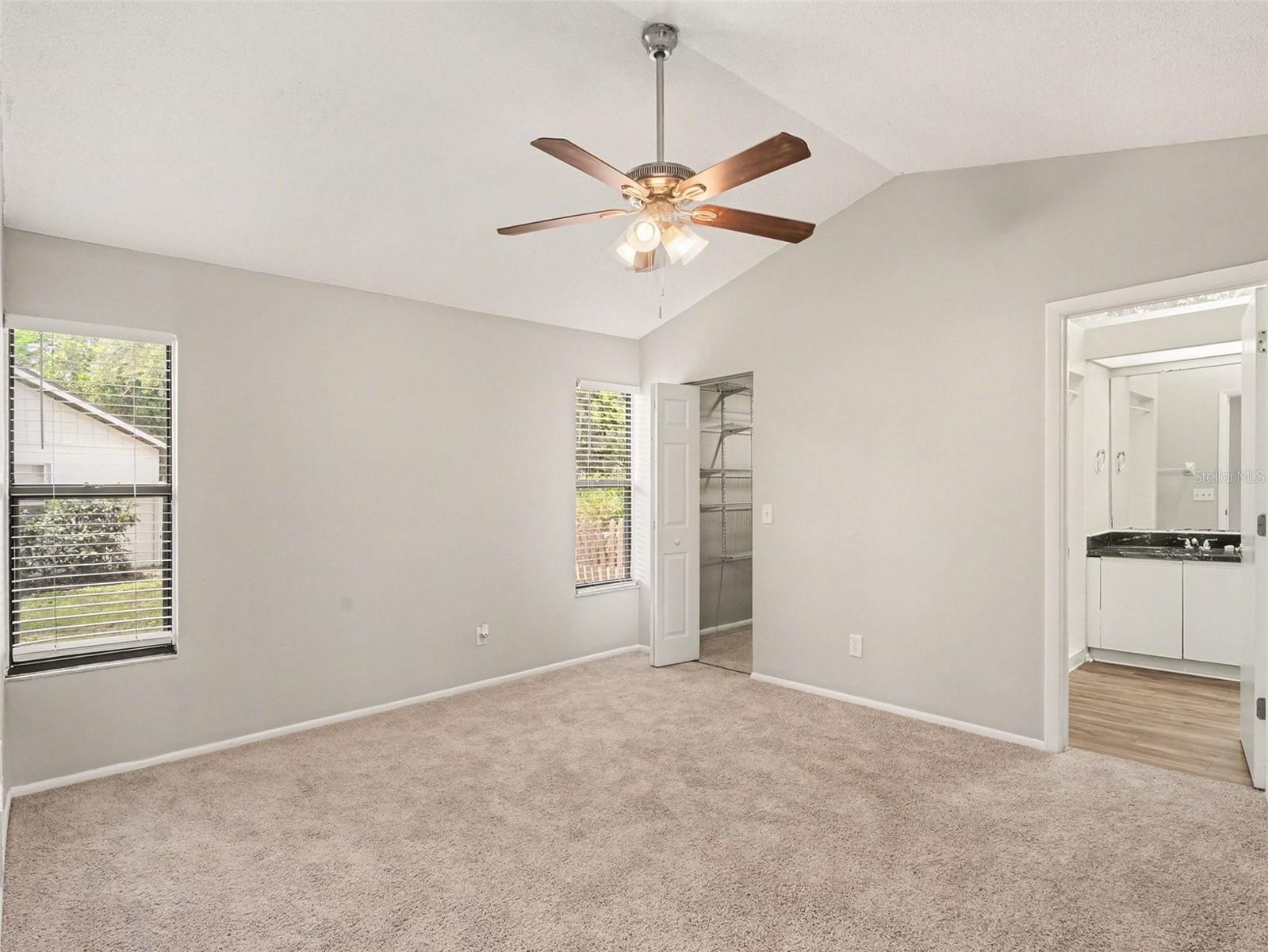 8211 Country Oaks Ct Property Photo 6
