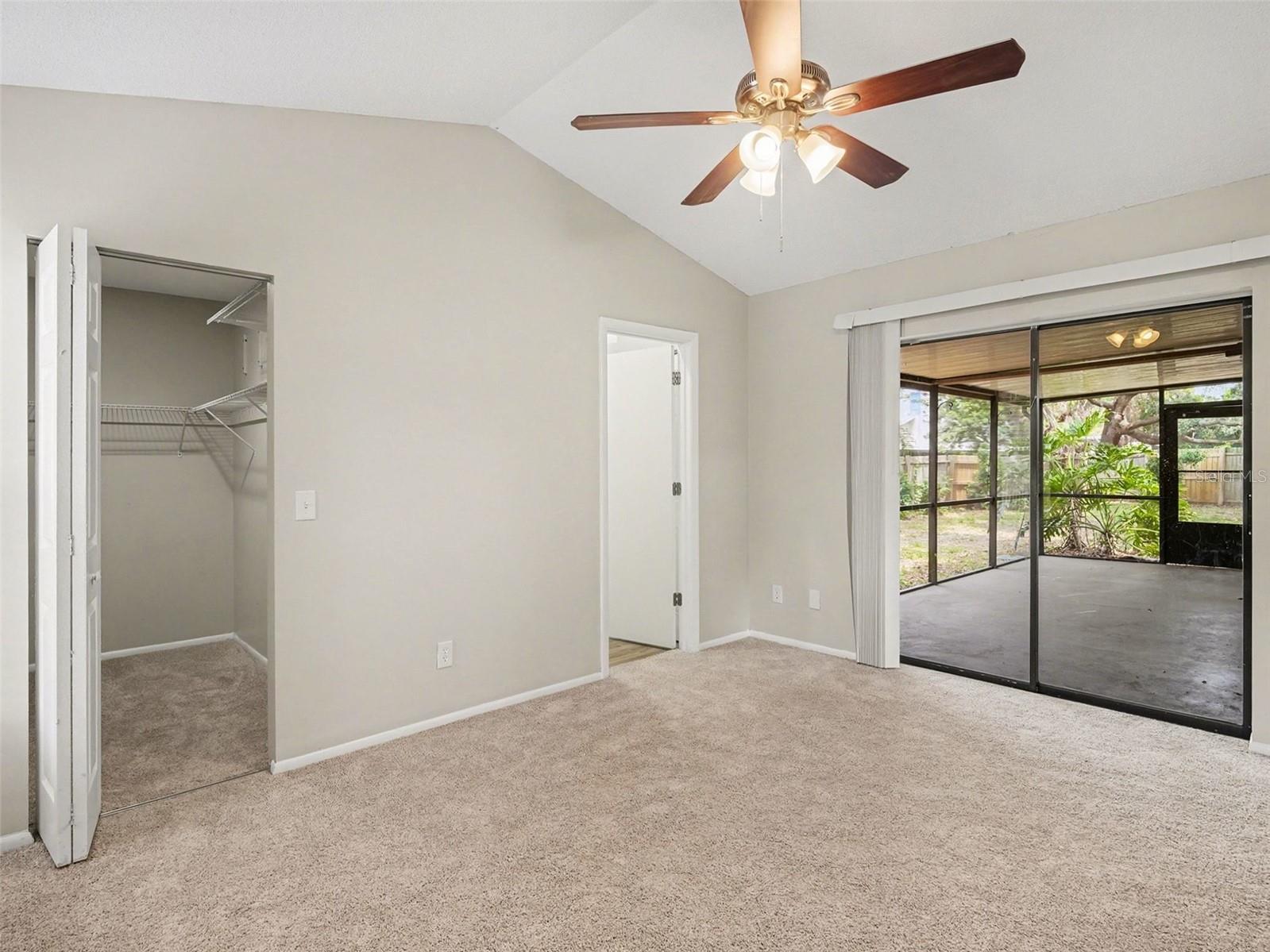 8211 Country Oaks Ct Property Photo 19