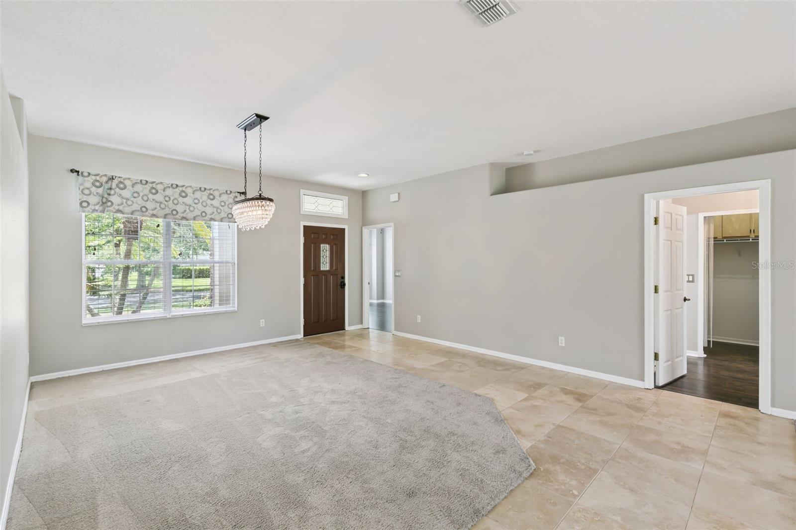 237 Strathmore Cir Property Photo 10