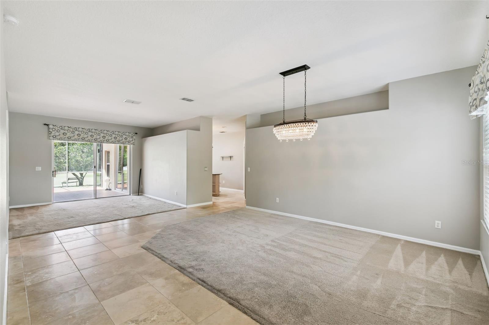 237 Strathmore Cir Property Photo 12