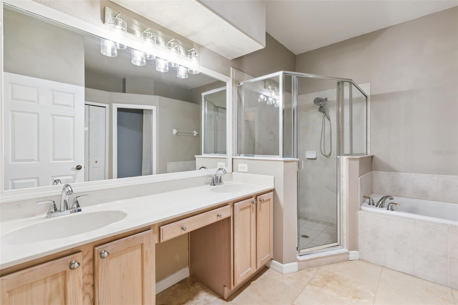 237 Strathmore Cir Property Photo 16