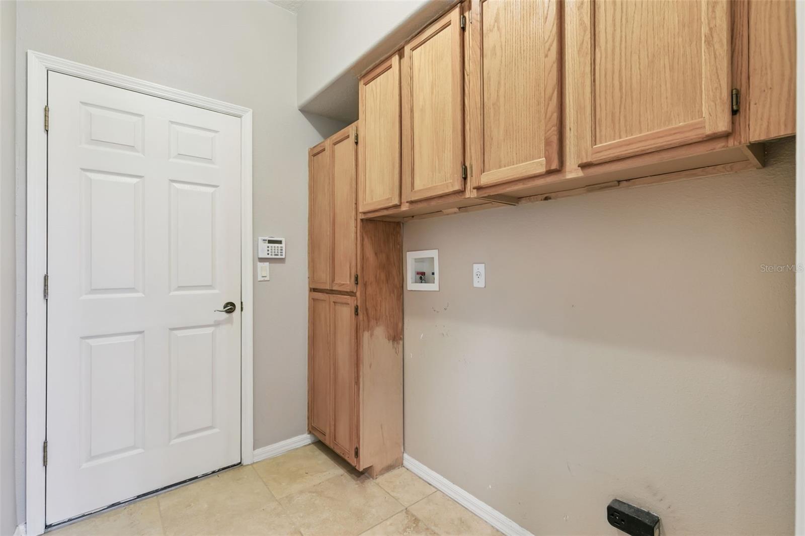 237 Strathmore Cir Property Photo 18