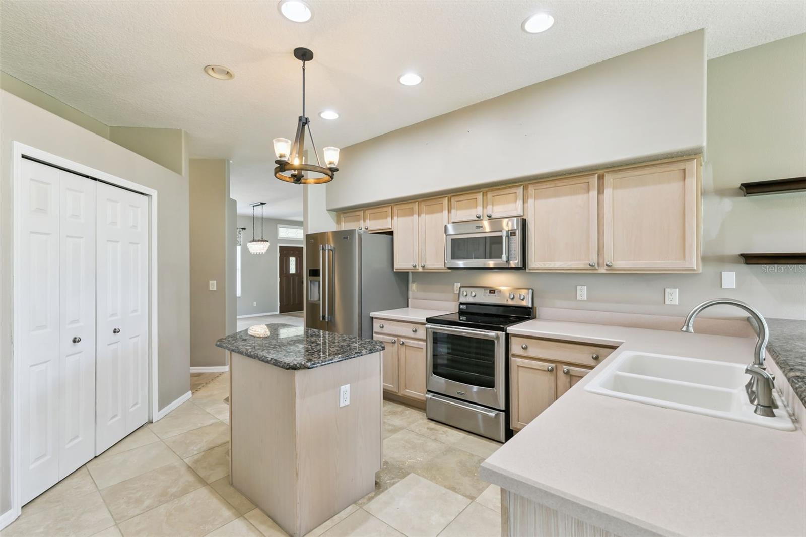 237 Strathmore Cir Property Photo 22