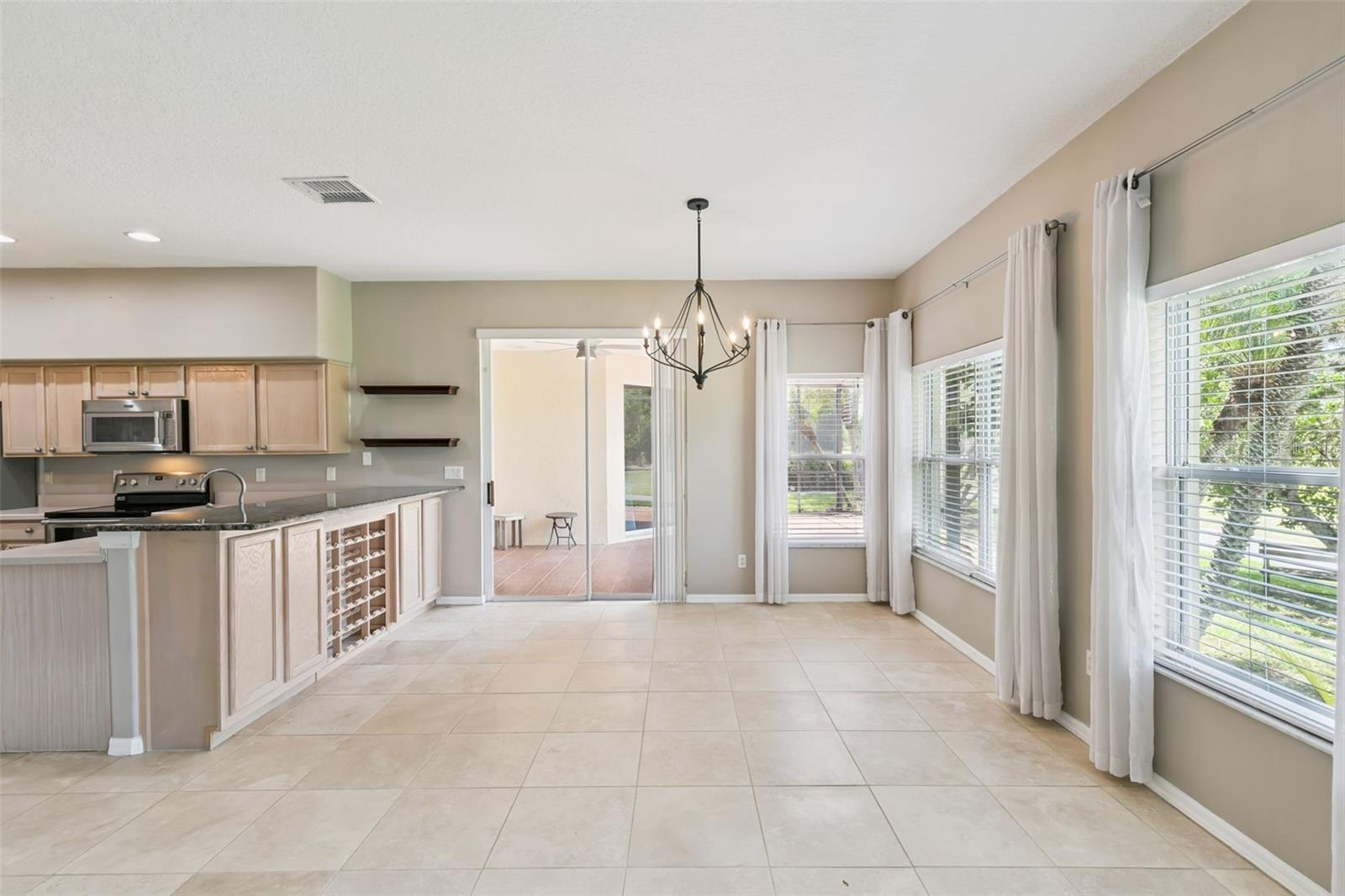 237 Strathmore Cir Property Photo 24