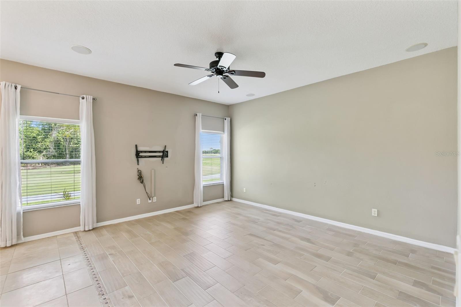 237 Strathmore Cir Property Photo 25