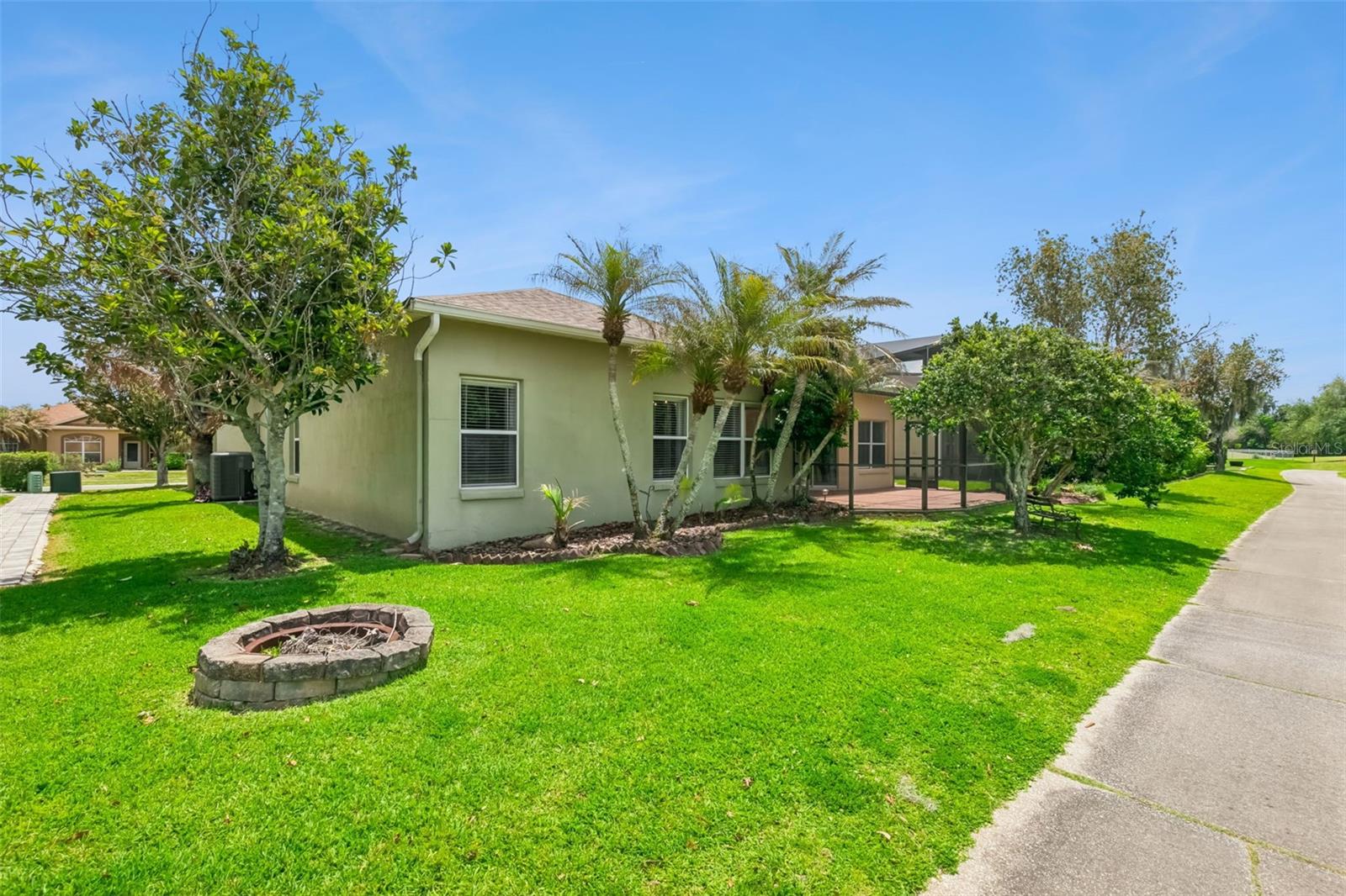 237 Strathmore Cir Property Photo 34