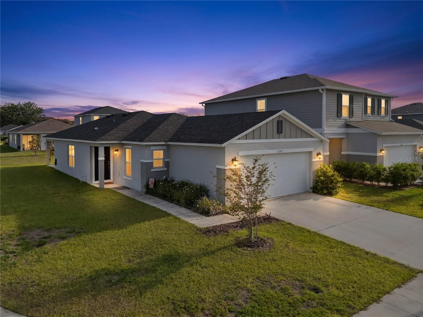 1247 PAPAYA CIR