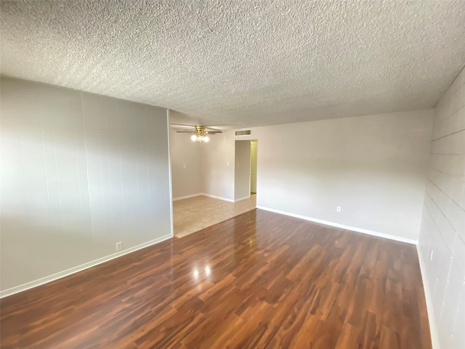 320 Lakeview St #207 Property Photo 2