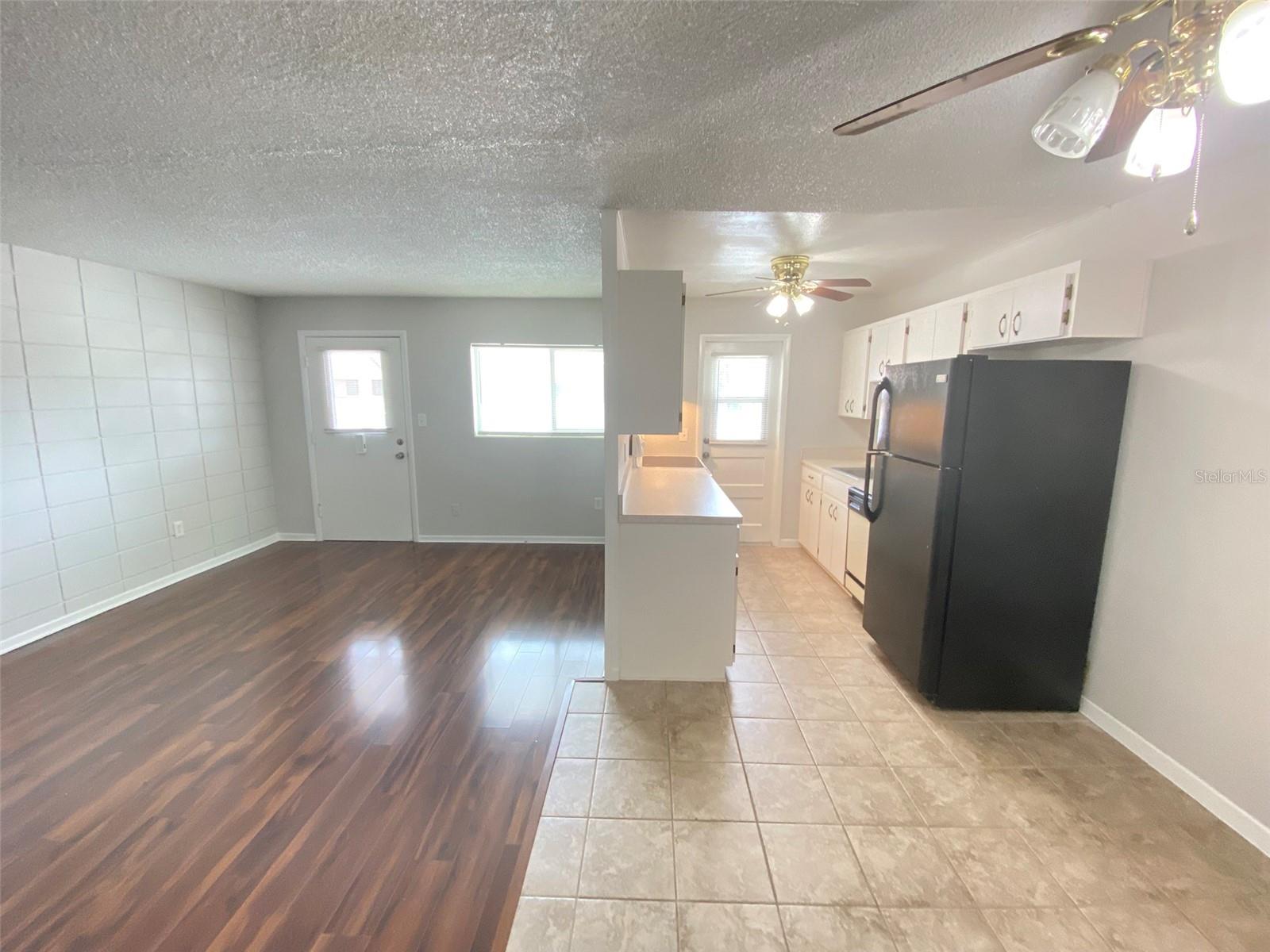320 Lakeview St #207 Property Photo 4