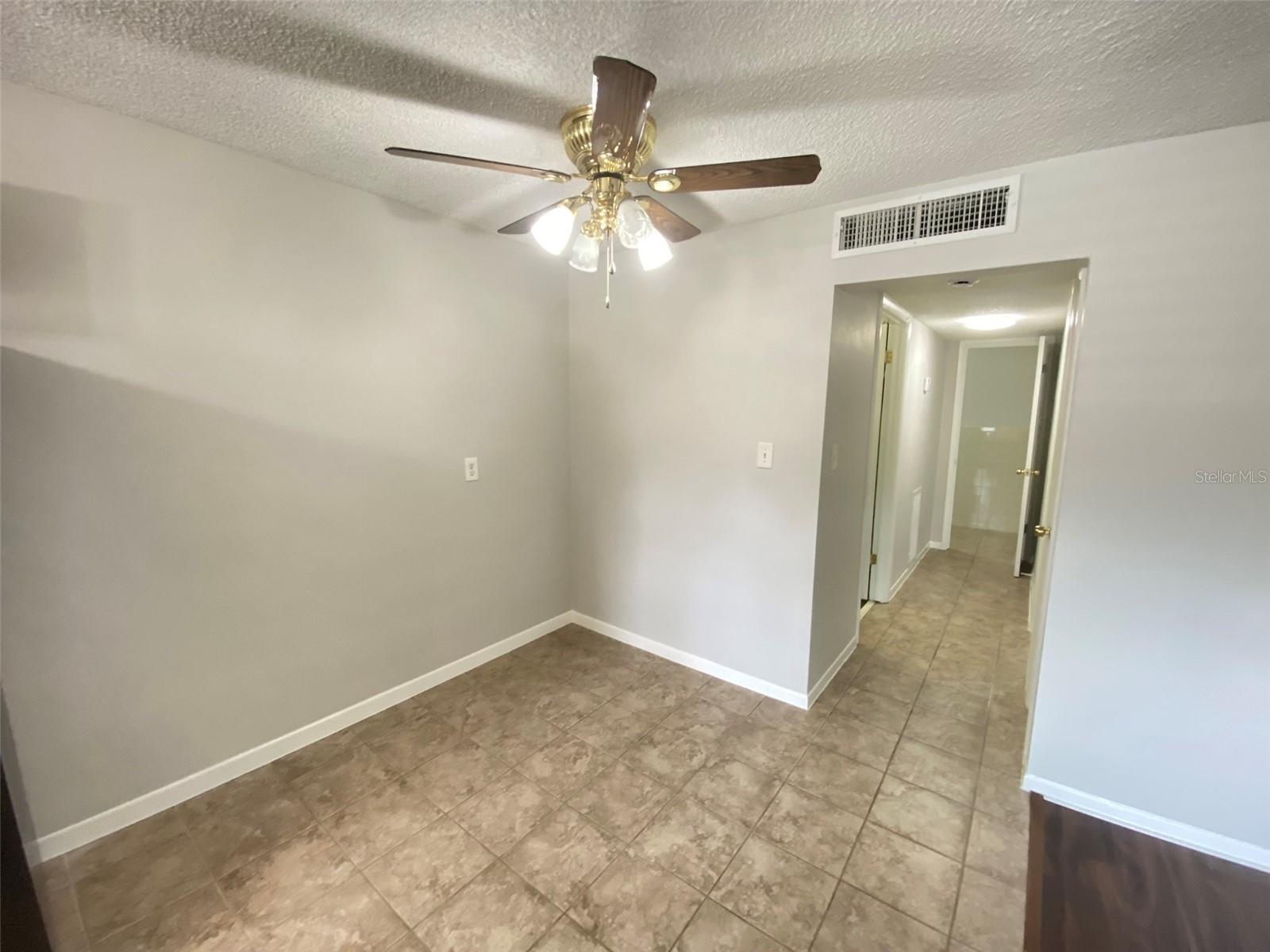 320 Lakeview St #207 Property Photo 7